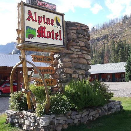 Alpine Motel Of Cooke City Exteriör bild