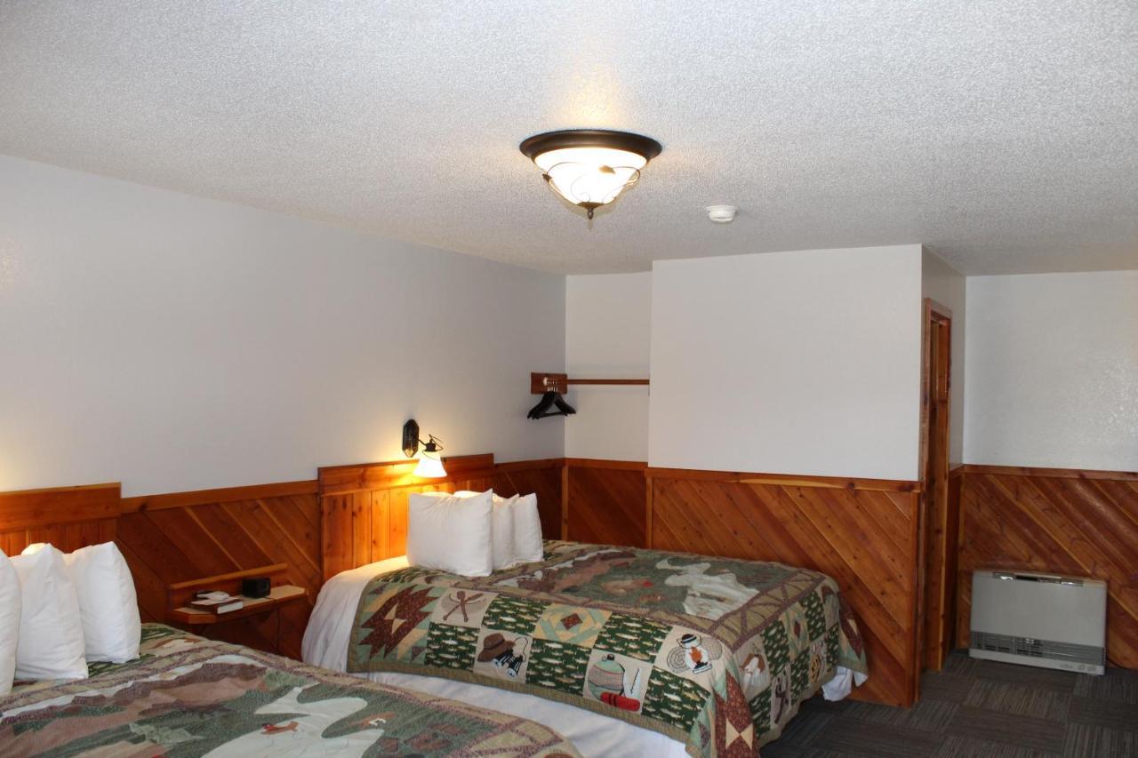 Alpine Motel Of Cooke City Exteriör bild
