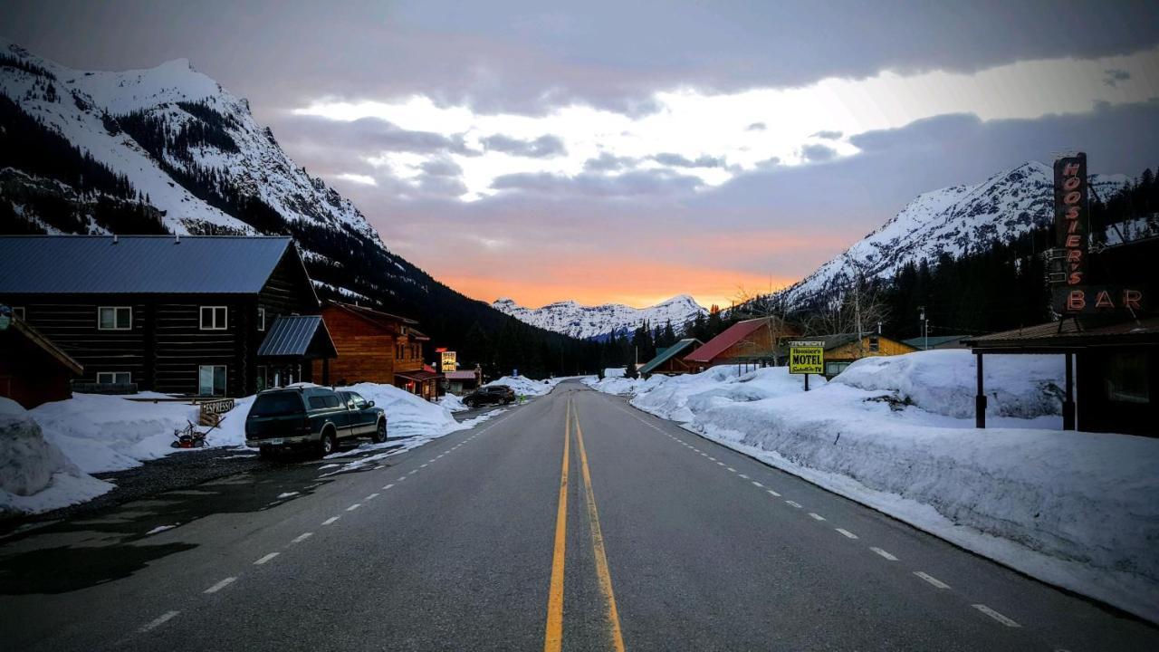 Alpine Motel Of Cooke City Exteriör bild