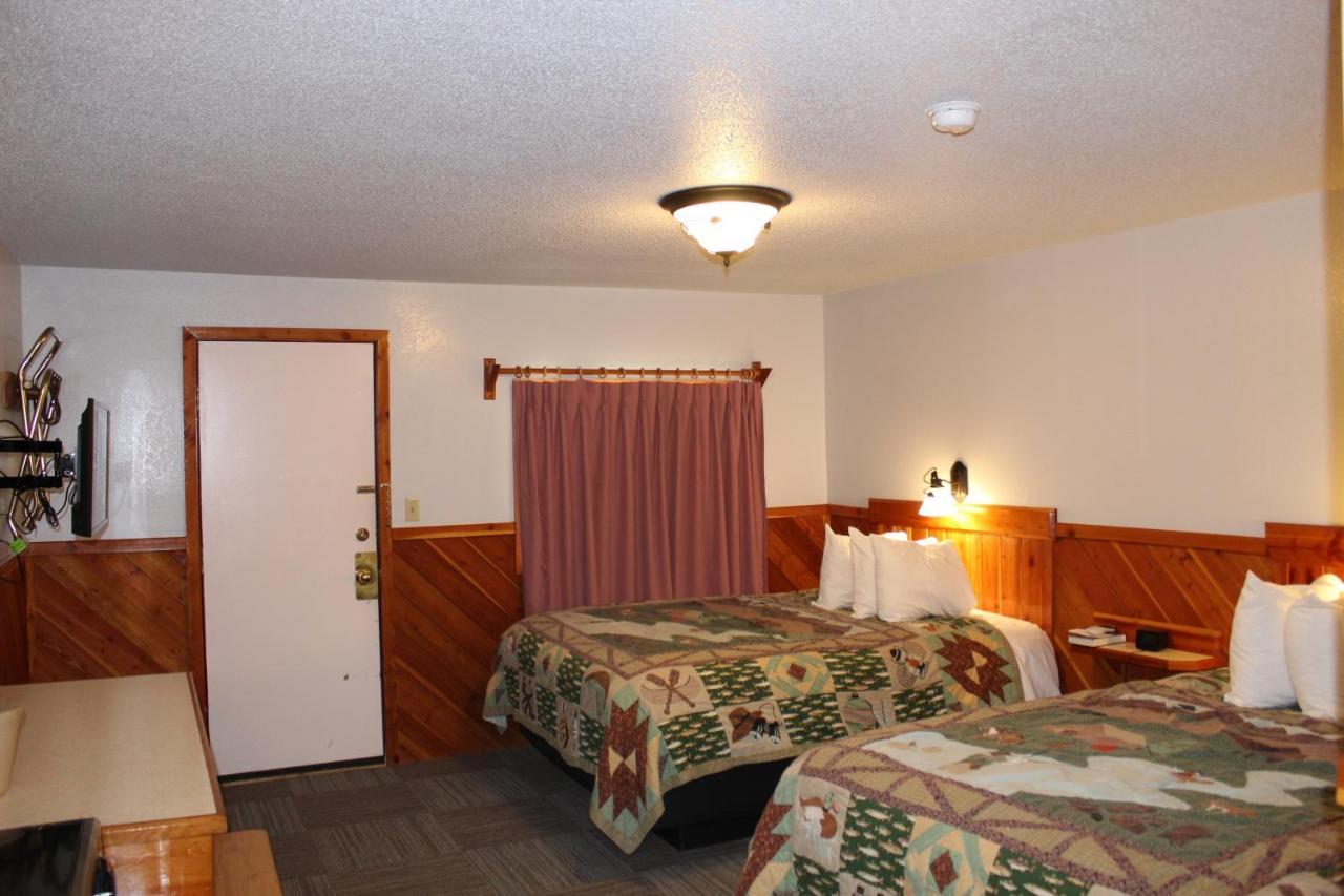 Alpine Motel Of Cooke City Exteriör bild